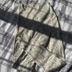 lululemon athletica Cream Patterned Leggings